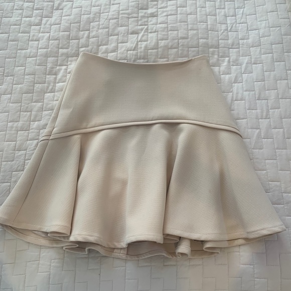 Finders Keepers Dresses & Skirts - Finders Keepers tan ruffle skirt